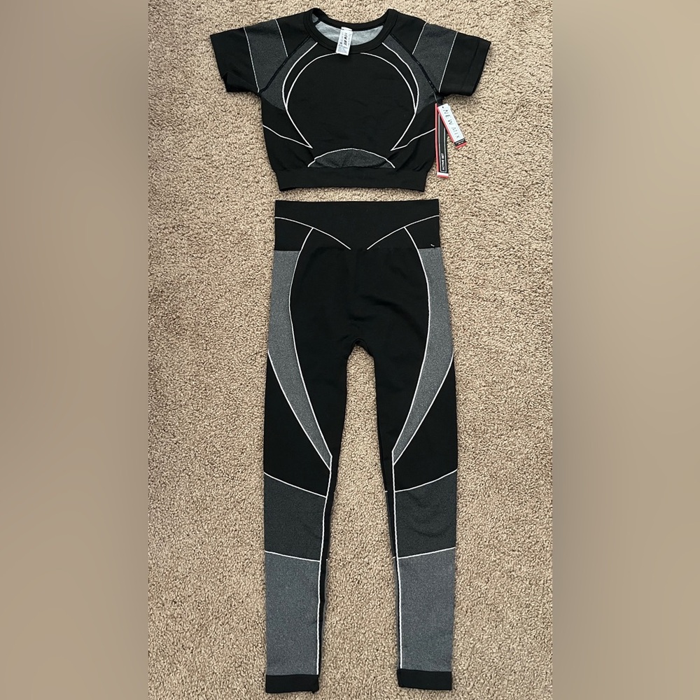 New Mix Black and Light Gray Athletic Set Size S
